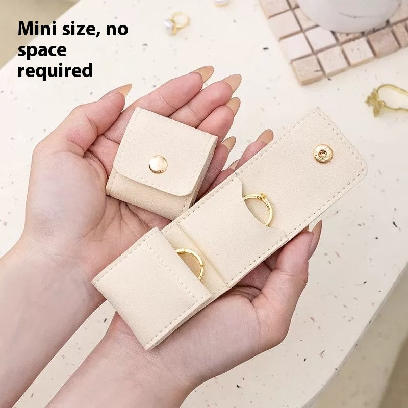 Portable Japanese Jewelry Bag – Soft Microfiber Ring Organizer for Travel & Daily Use
